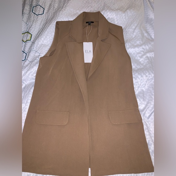 Vest - Picture 2 of 7